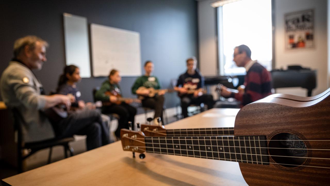 Nieuw bij Factorium: groepslessen voor piano, gitaar, viool, cello en drums!